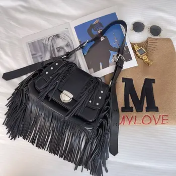 Женская винтажная сумка MBTI с кисточками, чистый черный, с готическими заклепками, модная сумочка, повседневная Простая кожаная сумка-мессенджер  5
